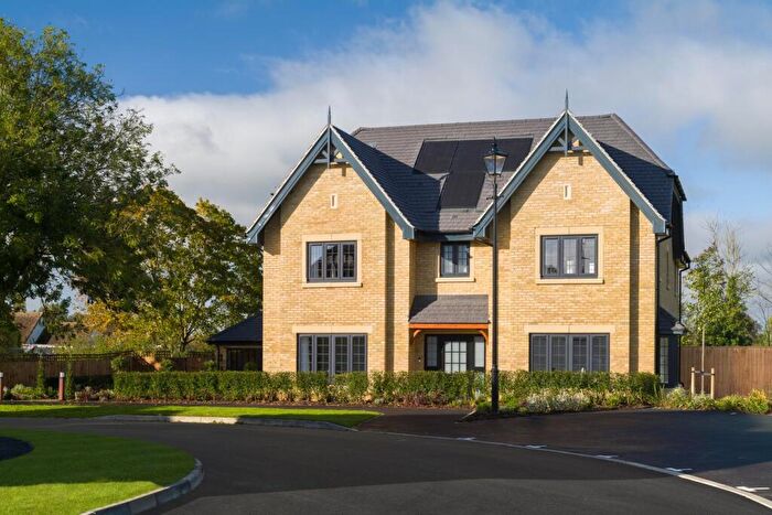 5 Bedroom Detached House For Sale In Hayfield Gardens, Toddington, LU5