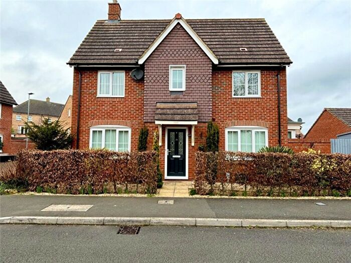 3 Bedroom Semi Detached House For Sale In Culverhouse Road, Swindon, SN1