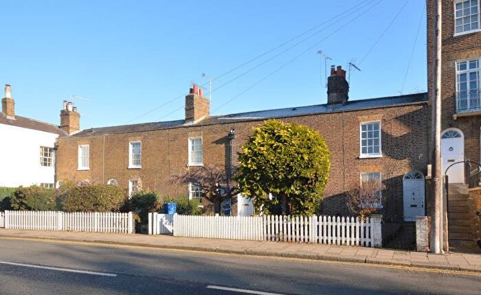 2 Bedroom Terraced House To Rent In King's Road, Windsor, SL4