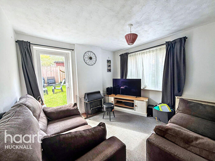 2 Bedroom Semi-Detached House For Sale In Gunn Close, Nottingham, NG6