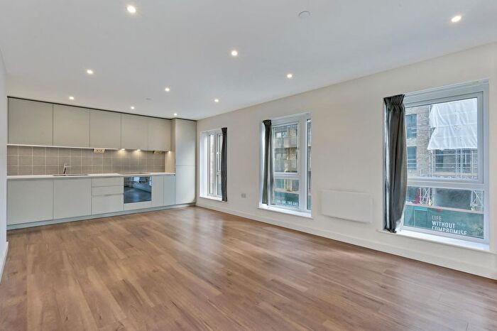 2 Bedroom Flat To Rent In Bower House, Hendon, London, NW9