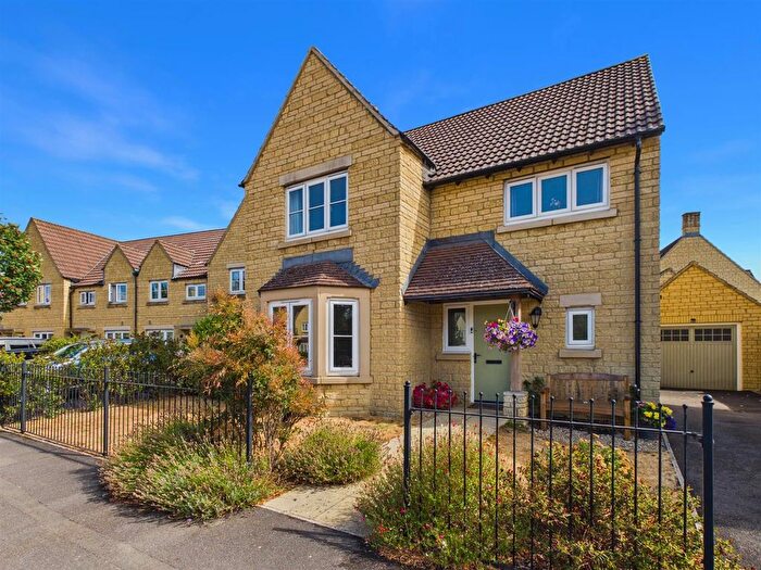 4 Bedroom Detached House For Sale In Whites Way, Sutton Benger, SN15