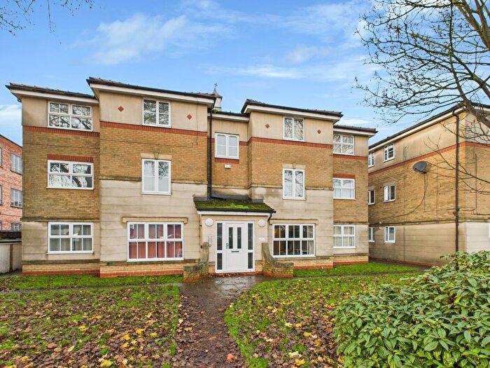 1 Bedroom Flat For Sale In Belgrave Mansions, Park Street, Hull, HU2