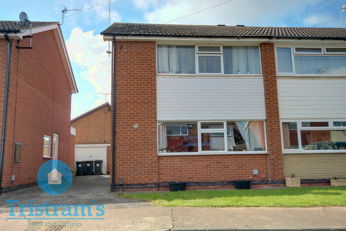 3 Bedroom Semi-Detached House To Rent In Elswick Drive, Beeston, NG9