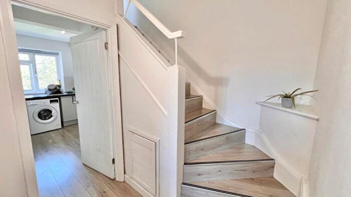 2 Bedroom Apartment To Rent In Newton House, Abbey Road, NW8