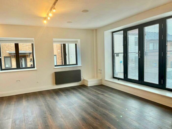 2 Bedroom Apartment To Rent In Denmark Place, Tring, HP23