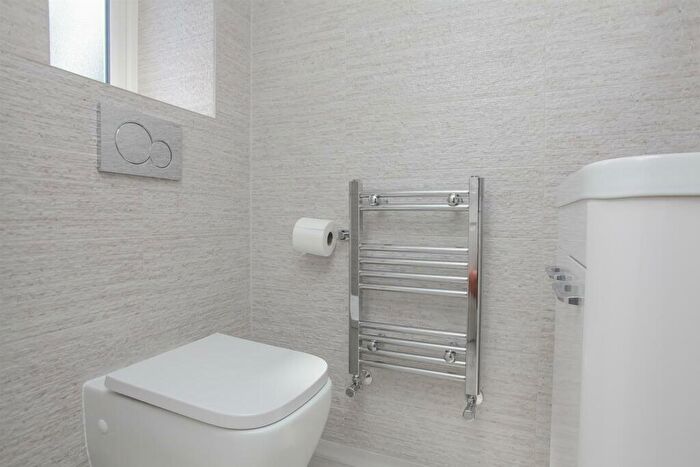 3 Bedroom End Of Terrace House For Sale In Ashmead Road, Banbury, OX16
