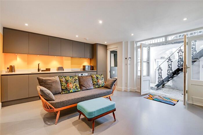 2 Bedroom Flat To Rent In Lonsdale Square, Islington, N1