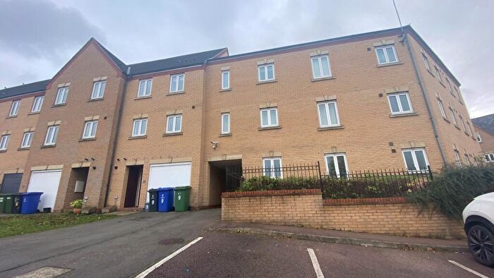2 Bedroom Flat To Rent In Brook View, Grange Park, Northampton, NN4