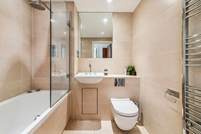 1 Bedroom Flat To Rent In Times Court, Retreat Road, Richmond, TW9