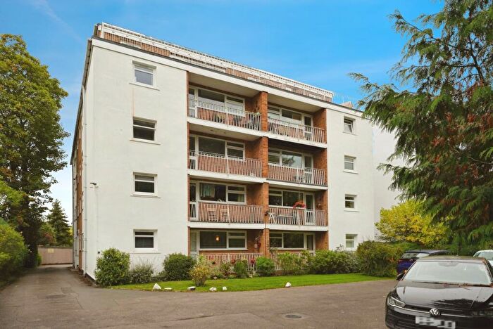 3 Bedroom Flat For Sale In Pittville Circus Road, Cheltenham, Gloucestershire, GL52