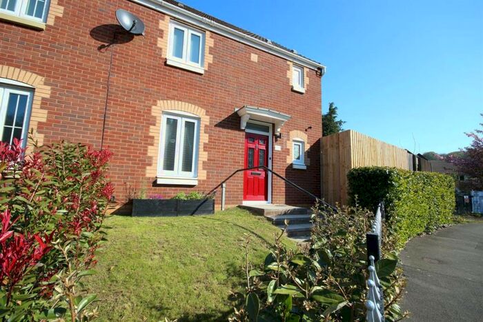 3 Bedroom Semi-Detached House For Sale In Mill Court, Hafodyrynys, Crumlin, Newport, NP11