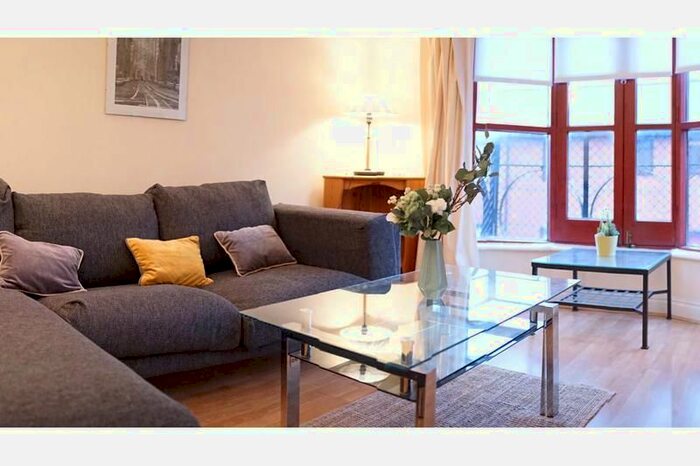 2 Bedroom Town House To Rent In Livery Street, City Centre, Birmingham, B3