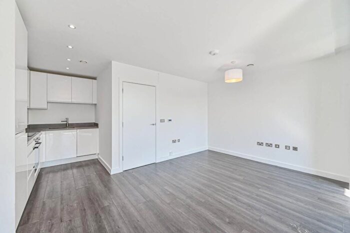 2 Bedroom Flat To Rent In Batavia Road, New Cross, London, SE14
