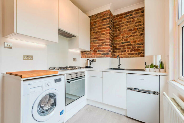 Studio To Rent In Clyde Road, CR0