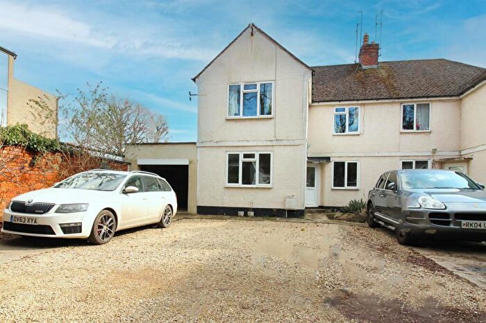 3 Bedroom Flat To Rent In Fairview, Cheltenham, GL52