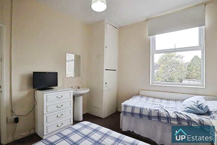 3 Bedroom Terraced House For Sale In Cromwell Street, Coventry, CV6