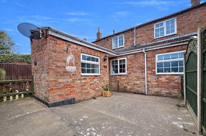 2 Bedroom Terraced House For Sale In Grimsby Road, Louth, LN11