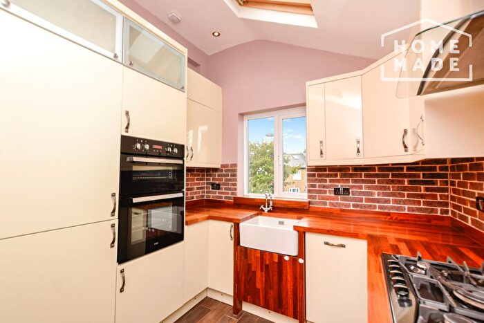 2 Bedroom Flat To Rent In Whitestile Road, Brentford, TW8