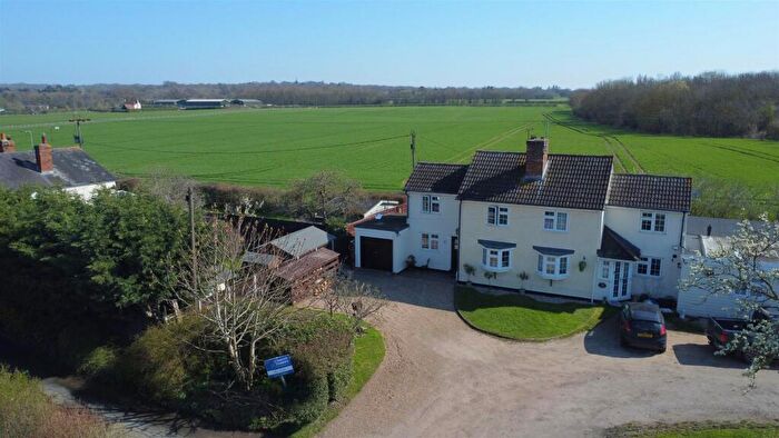 2 Bedroom Cottage For Sale In Hull Lane, Sandon, CM2