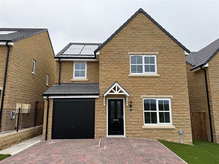 4 Bedroom Detached House To Rent In Sunflower Mews, Netherton, HD4
