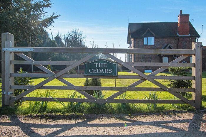 2 Bedroom Semi-Detached House For Sale In Stretton En Le Field, DE12