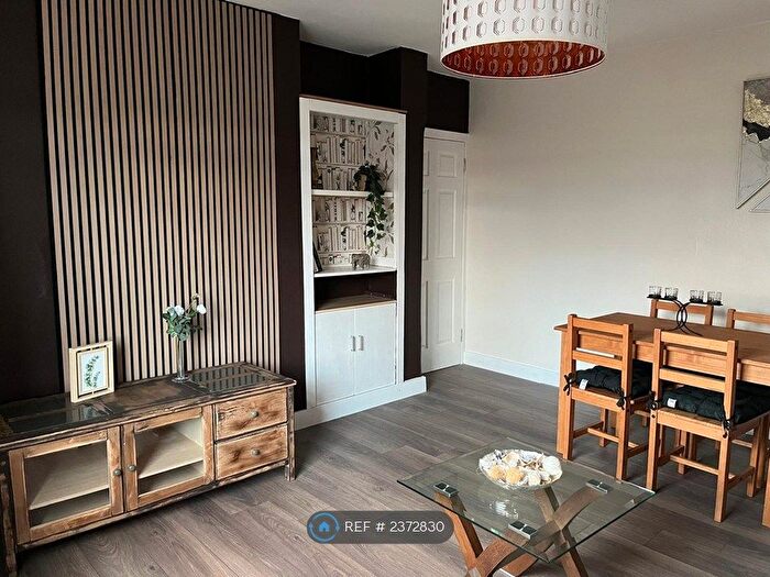 2 Bedroom Flat To Rent In Burnbank Street, Coatbridge, ML5