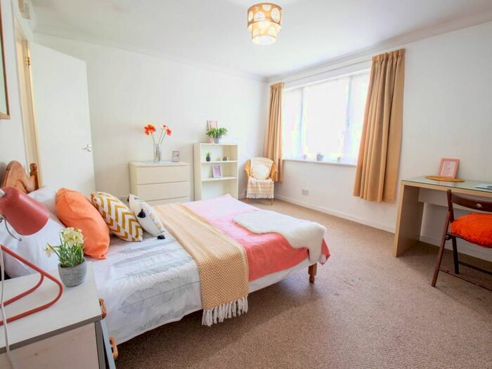 6 Bedroom Property To Rent In Sidney Road, Gillingham, Kent, ME7