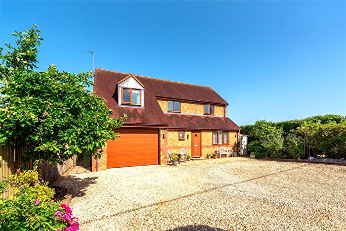 4 Bedroom Detached House For Sale In Nash Road, Great Horwood, Buckinghamshire, MK17