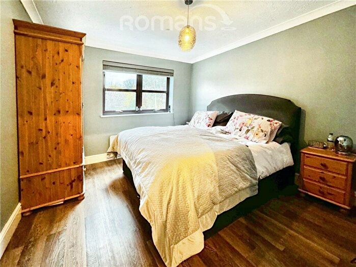 3 Bedroom End Of Terrace House For Sale In College Road, College Town, Sandhurst, GU47