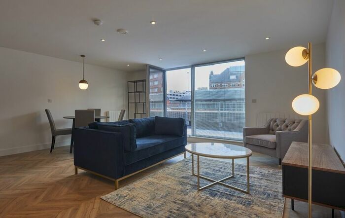 1 Bedroom Flat To Rent In Briggate, Leeds, LS1