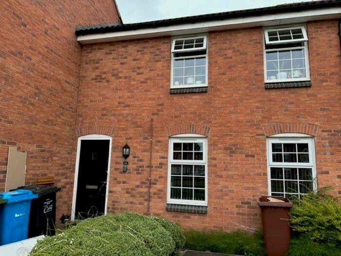 2 Bedroom Flat To Rent In Clarendon Close, Corby, NN18
