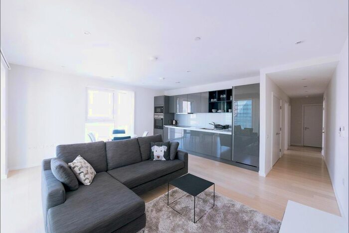 2 Bedroom Flat To Rent In Glasshouse Gardens, Cassia Point, Stratford, E20