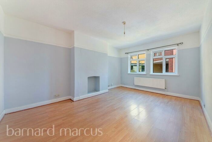 2 Bedroom Flat To Rent In Lower Addiscombe Road, Croydon, CR0