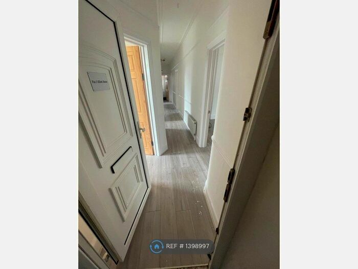 4 Bedroom Flat To Rent In Elliott House, Thornton Heath, CR7