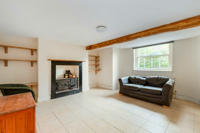 1 Bedroom Flat To Rent In Elm Grove, SE15