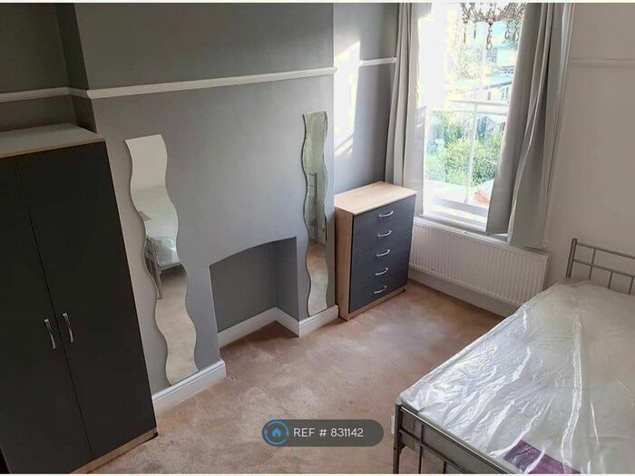 3 Bedroom Flat To Rent In Manor Road, London, E10