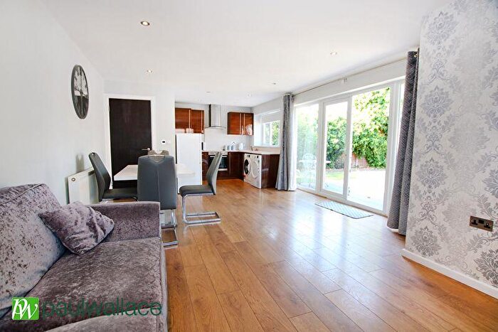 2 Bedroom Bungalow For Sale In Flamstead End Road, West Cheshunt, EN8