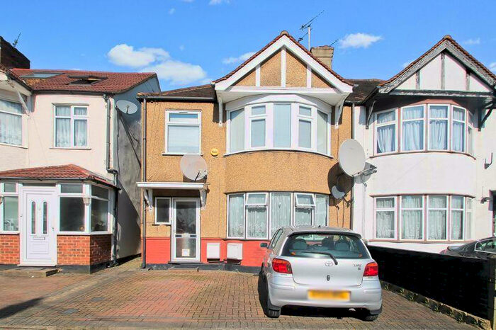 2 Bedroom Apartment To Rent In Blawith Road, Harrow, Greater London, HA1