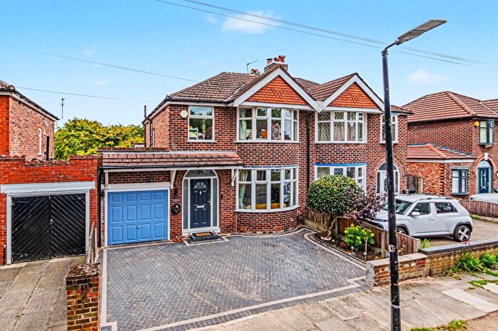 3 Bedroom Semi Detached House For Sale In Westminster Road, Davyhulme, Manchester, M41