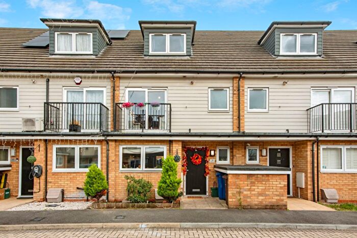 4 Bedroom Terraced House For Sale In Sartoria Close, Grays, RM20