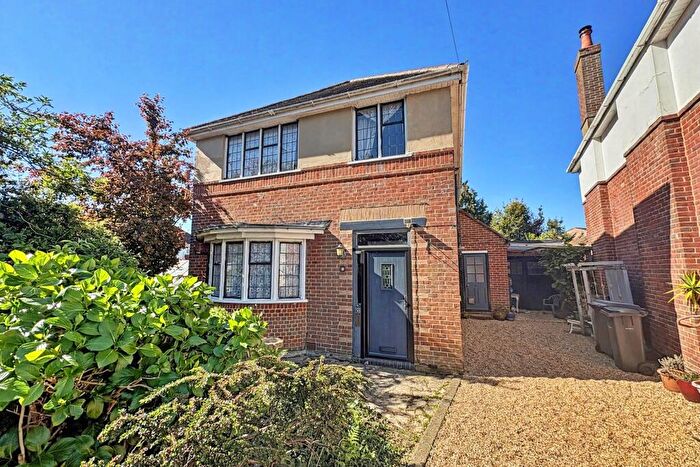 3 Bedroom Detached House For Sale In Boscombe East, BH7