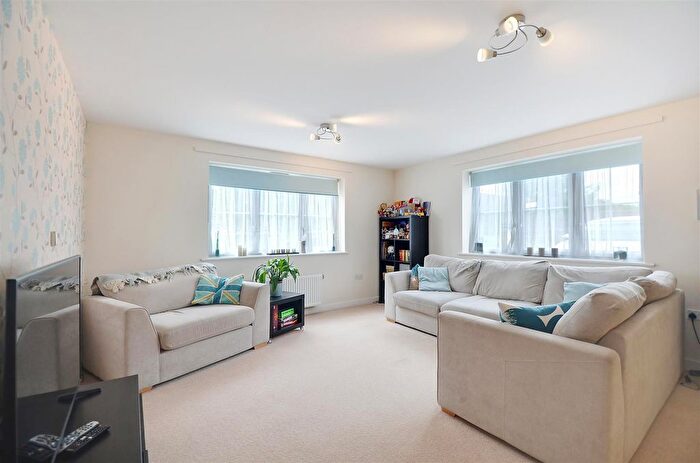 1 Bedroom Flat For Sale In Rokesby Road, Slough, SL2