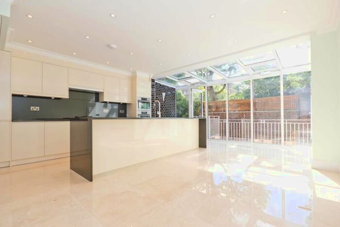 6 Bedroom Flat To Rent In St Mary Abbots Terrace, Kensington, W14