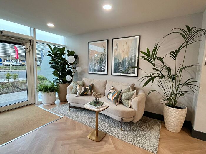 3 Bedroom Flat To Rent In The Hyde, London, NW9