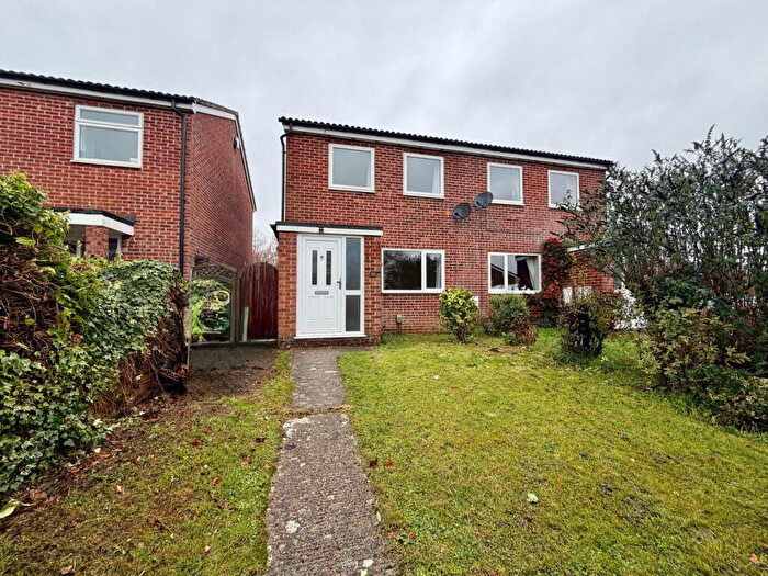 2 Bedroom Semi Detached House To Rent In Rosedale Gardens, Thatcham, RG19