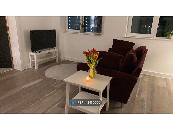 1 Bedroom Flat To Rent In Trafford, Manchester, M16