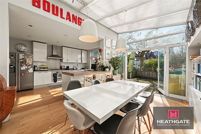 4 Bedroom Semi Detached House For Sale In Wentworth Road Golders Green, NW11