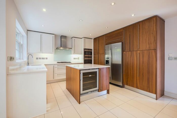 5 Bedroom Detached House To Rent In Southwood Avenue, Coombe, Kingston Upon Thames, KT2