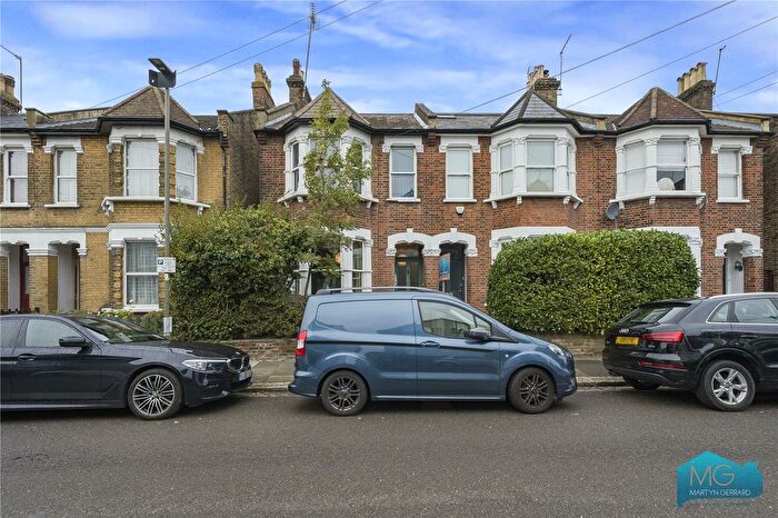 3 Bedroom End Of Terrace House For Sale In Lincoln Road, London, N2